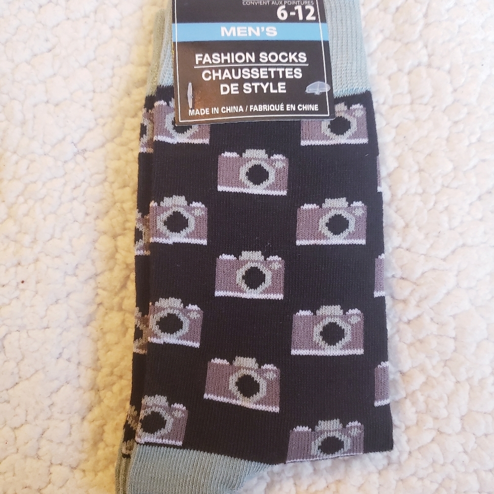 Men's Black and Gray Camera Novelty Socks. NWT.